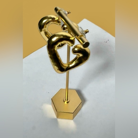 NWT J. Crew Flynn Heart Hoop Earrings with Hypoallergenic Posts - Picture 4 of 11